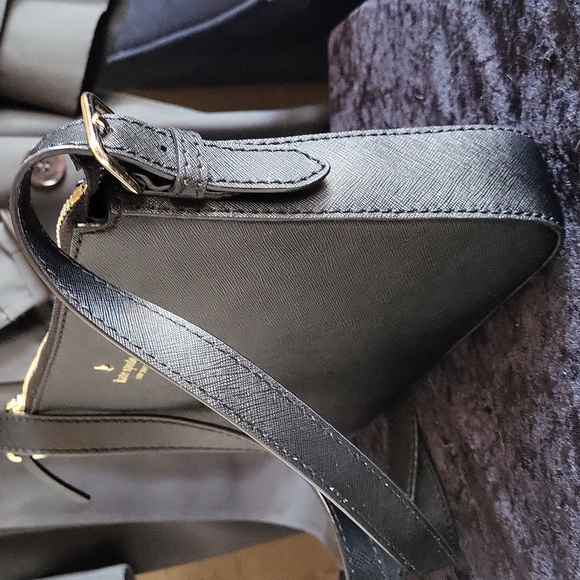 ♠️ Kate Spade ♠️ Medium Black Crossbody  Purse EUC - Picture 5 of 10